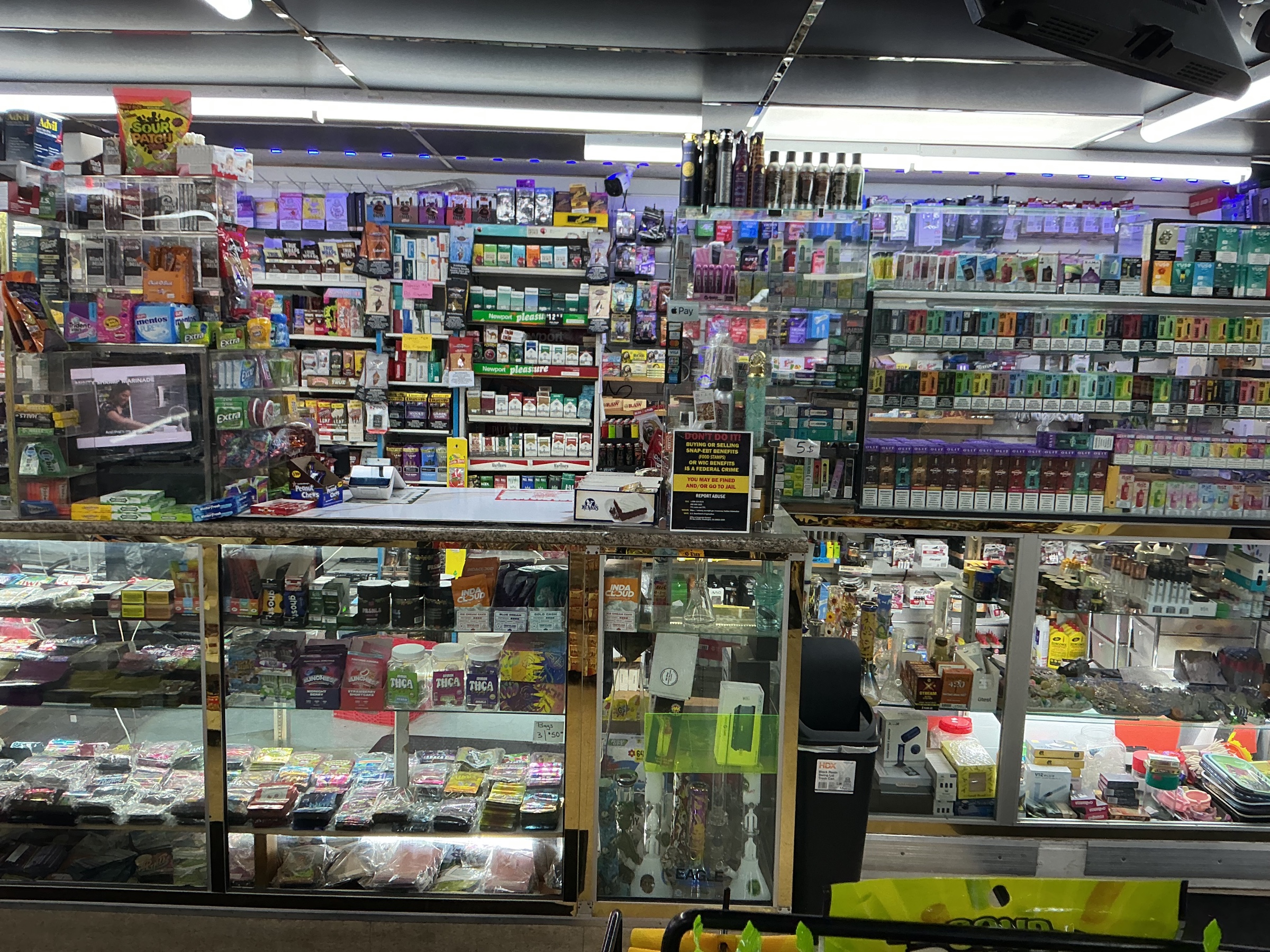 Gallery photo 18 of the interior of AB Grocery Mart in Edgemoor
